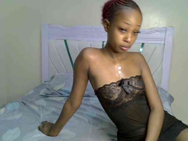 PetiteNoir webcam