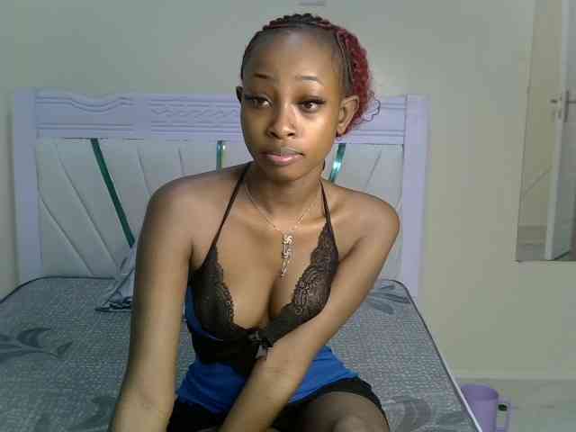 PetiteNoir webcam