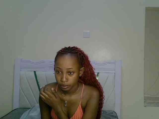 PetiteNoir webcam