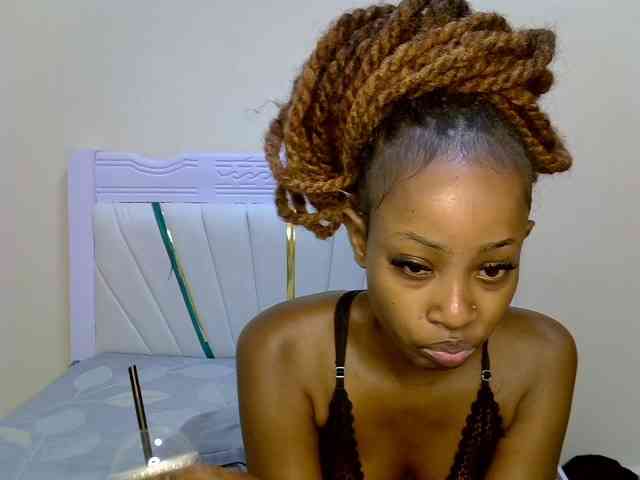 PetiteNoir webcam