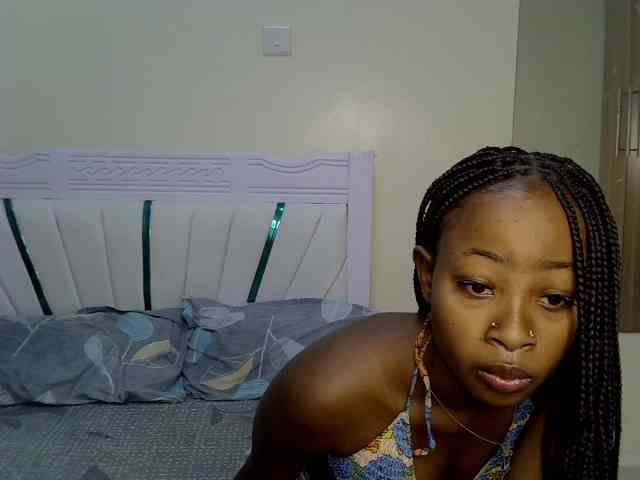 PetiteNoir webcam