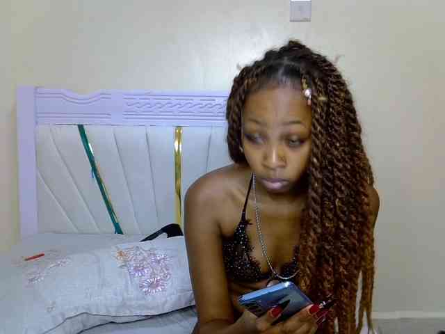 PetiteNoir webcam
