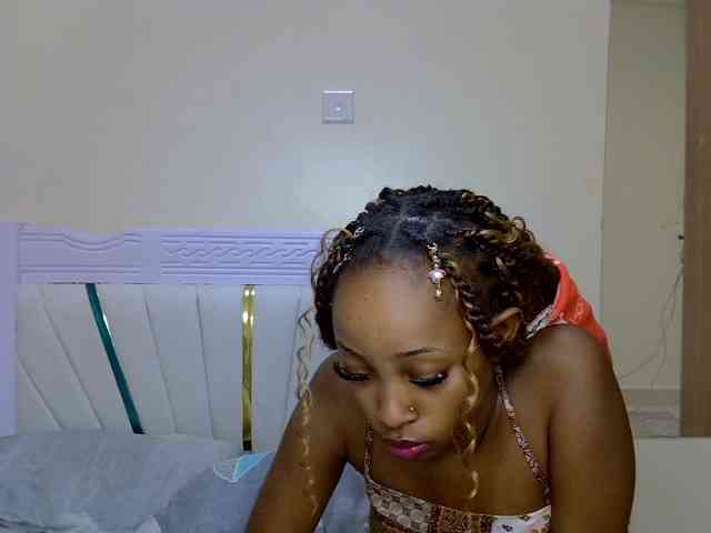 PetiteNoir webcam