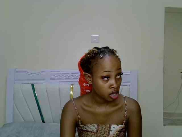 PetiteNoir webcam