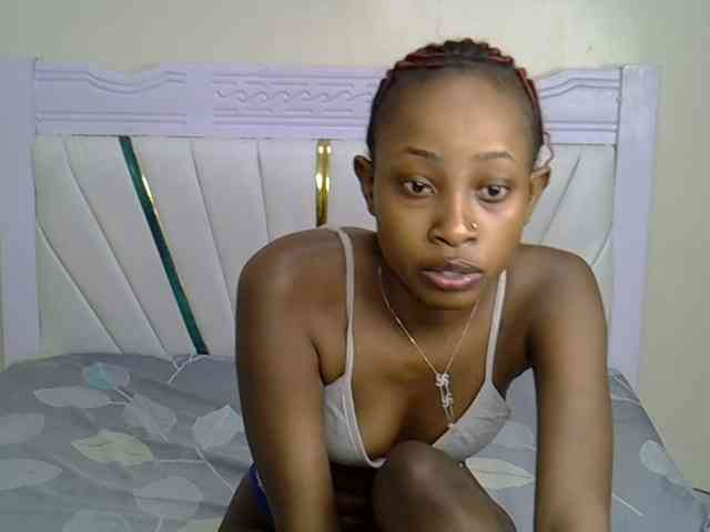 PetiteNoir webcam