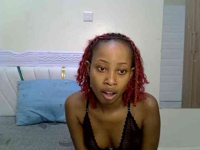 PetiteNoir webcam
