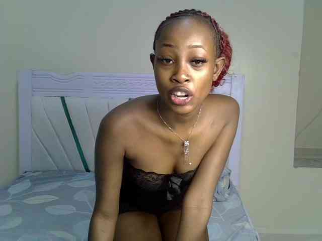 PetiteNoir webcam