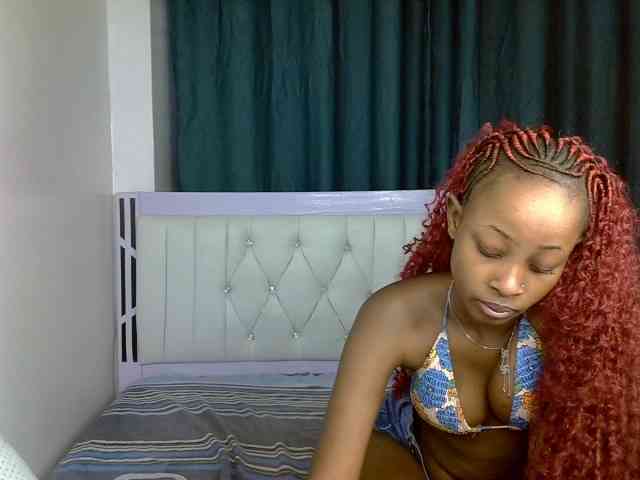 PetiteNoir webcam