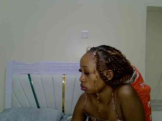 PetiteNoir webcam