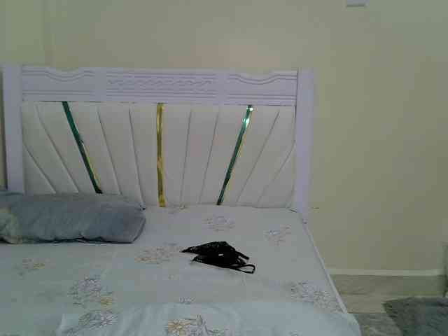 PetiteNoir webcam