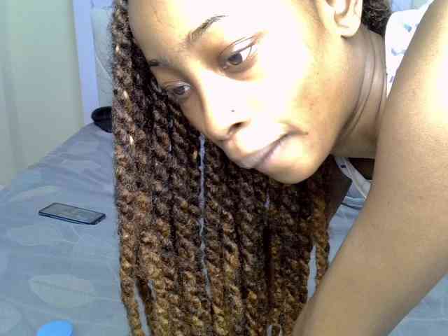 PetiteNoir webcam