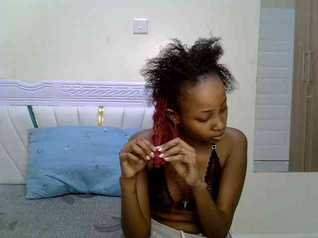 PetiteNoir webcam