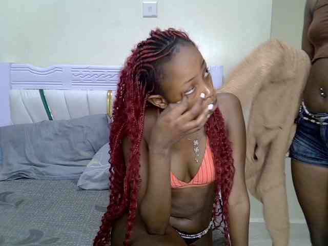PetiteNoir webcam