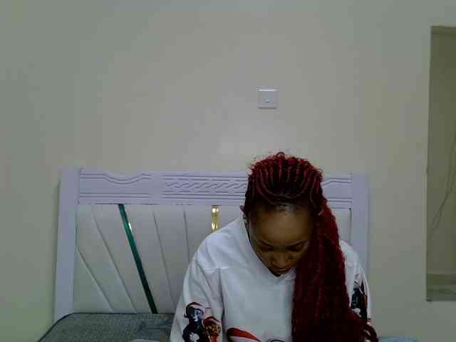 PetiteNoir webcam