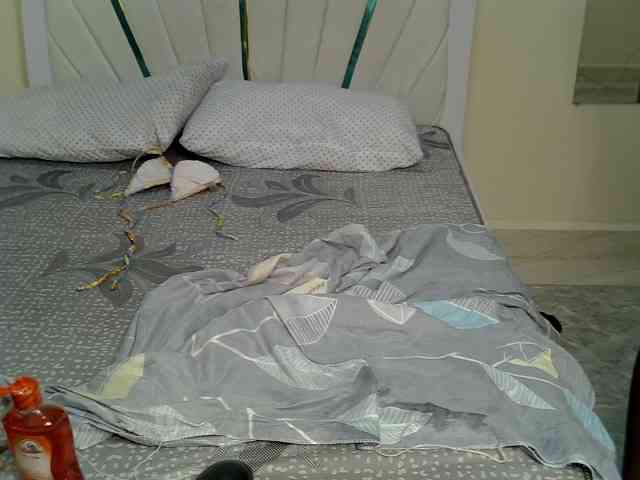 PetiteNoir webcam