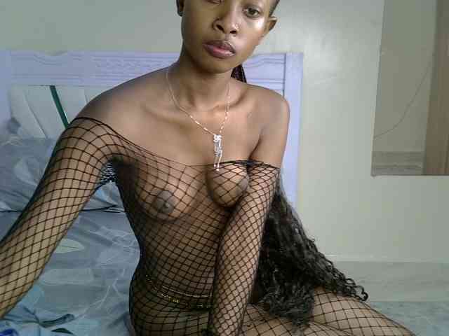 PetiteNoir webcam