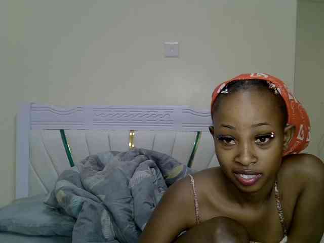 PetiteNoir webcam