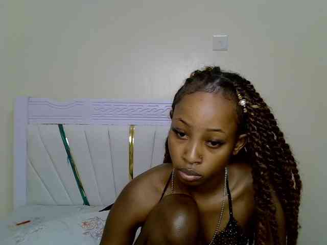 PetiteNoir webcam