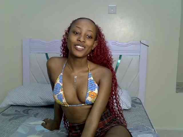 PetiteNoir webcam