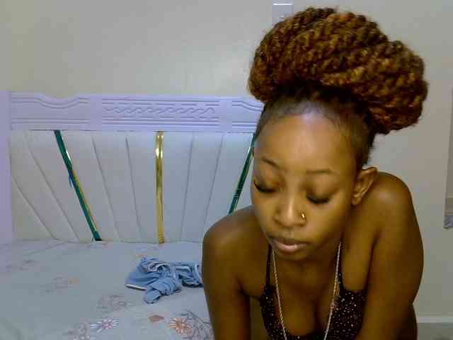 PetiteNoir webcam