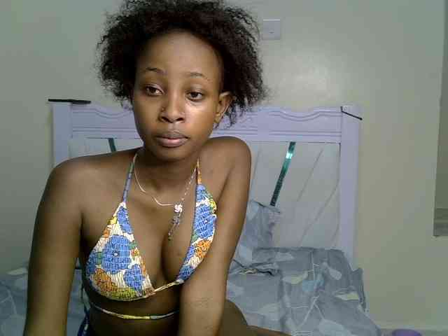 PetiteNoir webcam