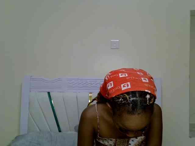 PetiteNoir webcam