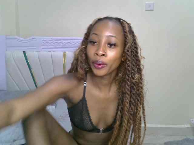 PetiteNoir webcam