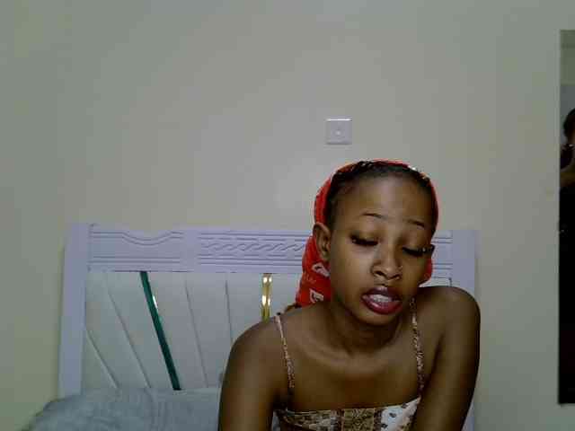 PetiteNoir webcam
