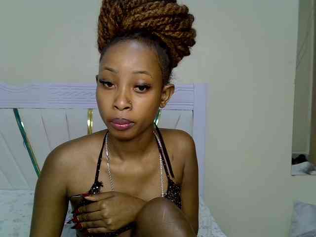 PetiteNoir webcam