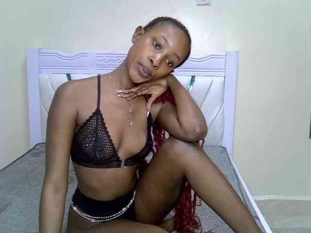PetiteNoir webcam
