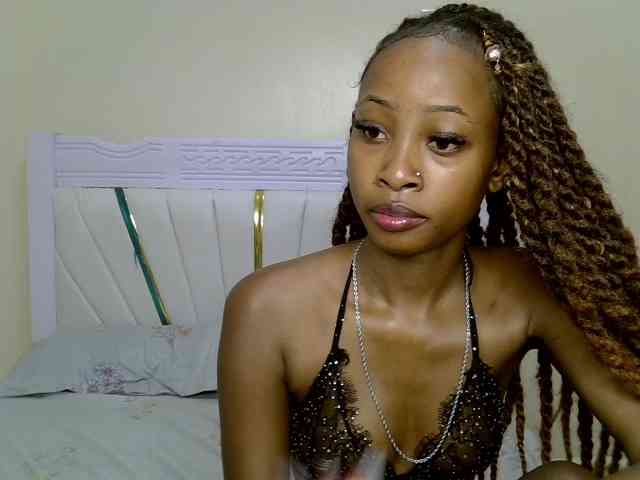 PetiteNoir webcam