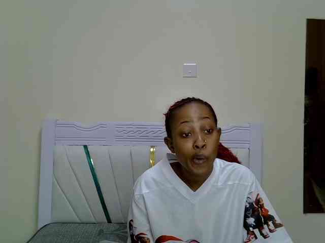 PetiteNoir webcam
