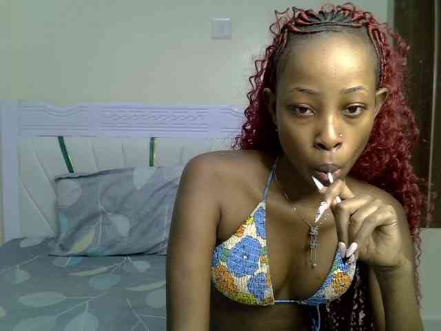PetiteNoir webcam