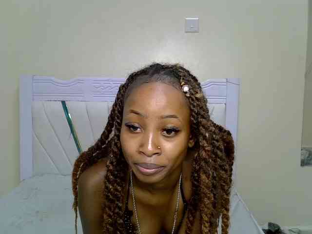 PetiteNoir webcam