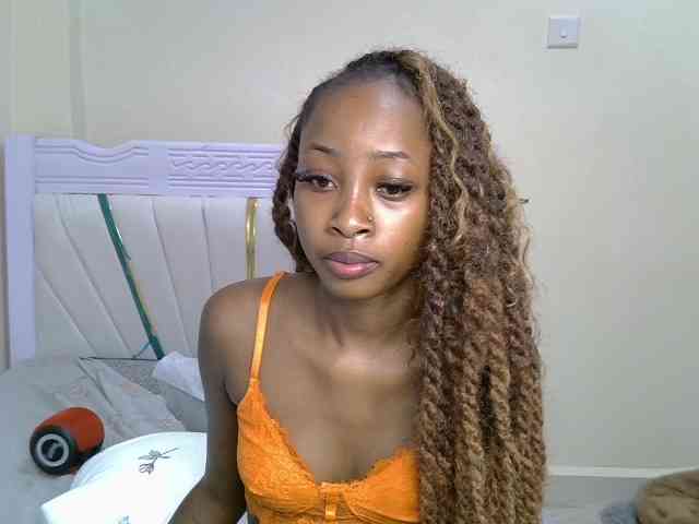 PetiteNoir webcam