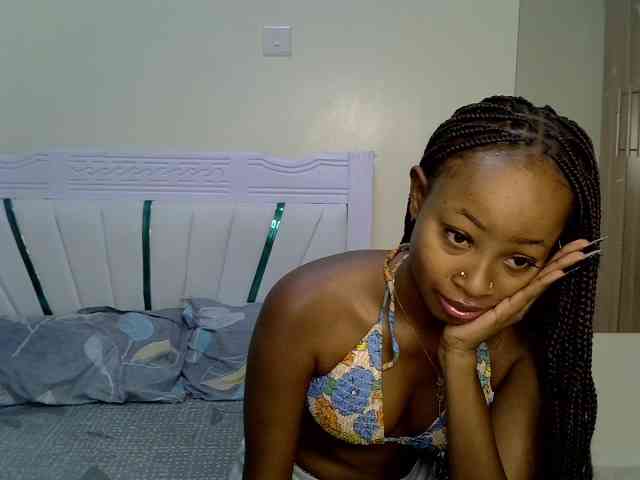 PetiteNoir webcam