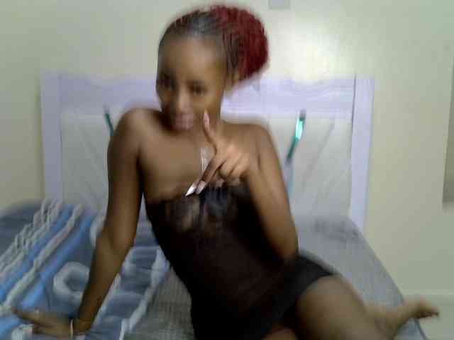 PetiteNoir webcam