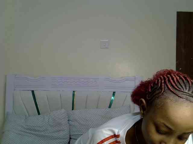 PetiteNoir webcam