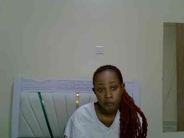 PetiteNoir webcam