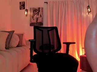 IsabellaLux- Porn Show