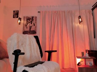 IsabellaLux- Porn Show