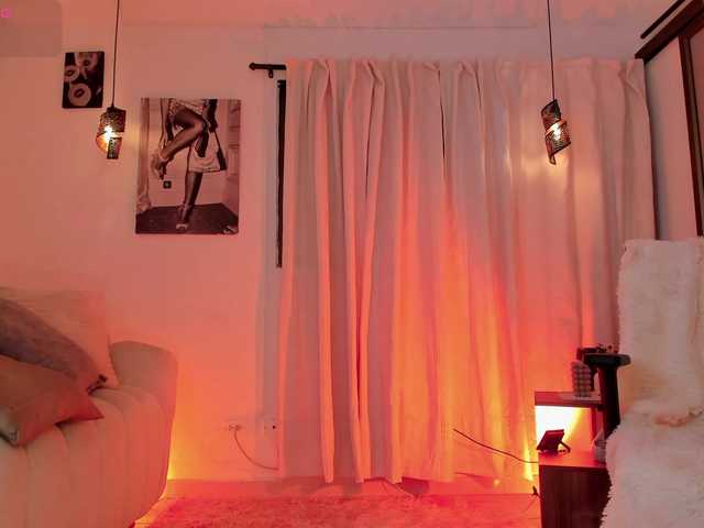IsabellaLux- live webcam show