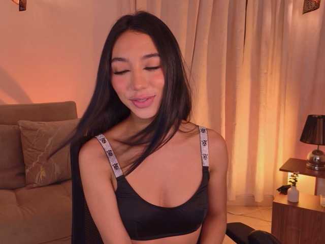IsabellaLux-, en directo ahora en BongaCams