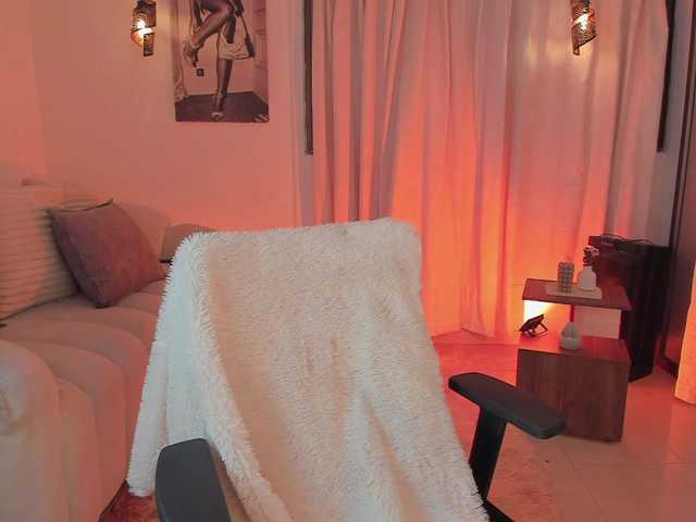 IsabellaLux- Live Cam on BongaCams