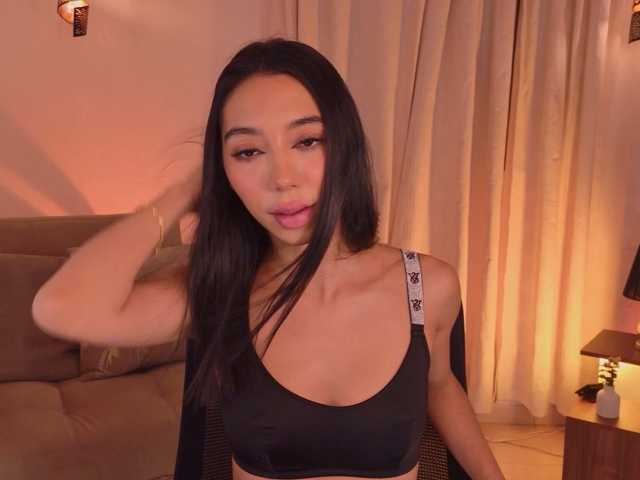 IsabellaLux-, live now on BongaCams