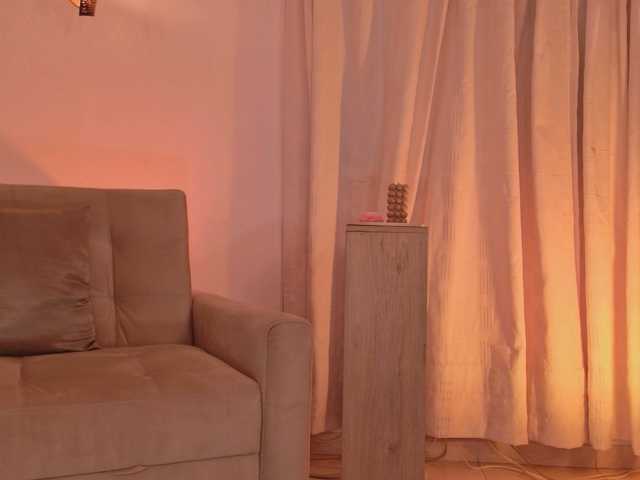 IsabellaLux-, live now on BongaCams