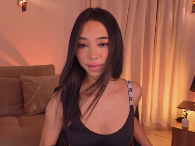 IsabellaLux-, en directo ahora en BongaCams
