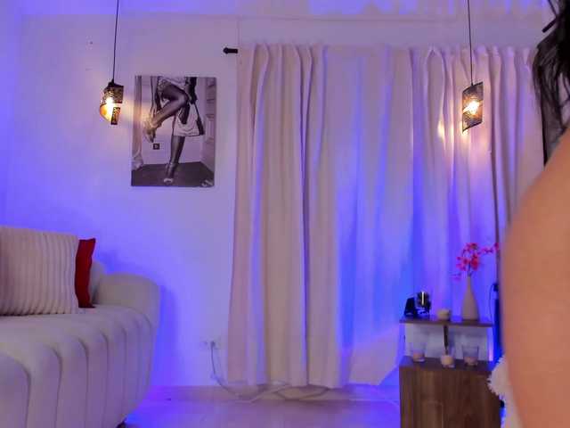  IsabellaLux- chat room