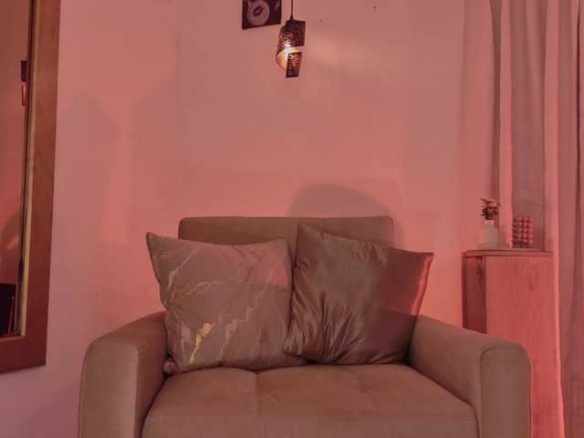 IsabellaLux- live cam preview