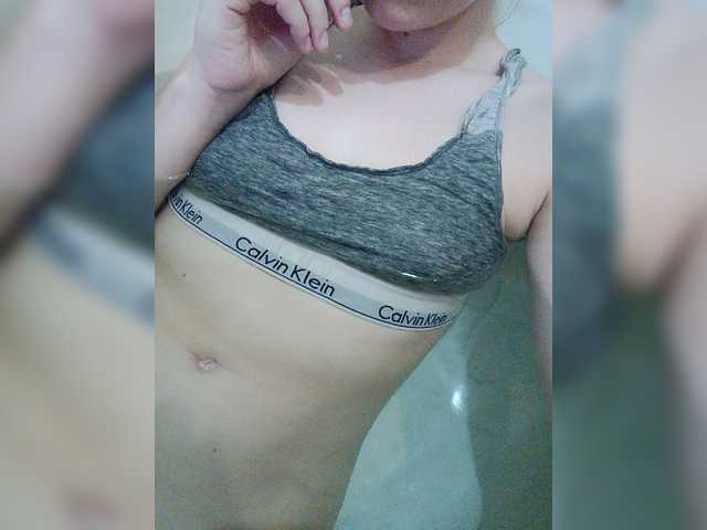 Valerieee69 live cam on BongaCams